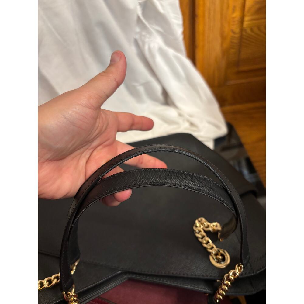 Michael Kors Jet Set Large Saffiano Leather Shoulder Tote - Black w/Gold chain - Picture 9 of 9